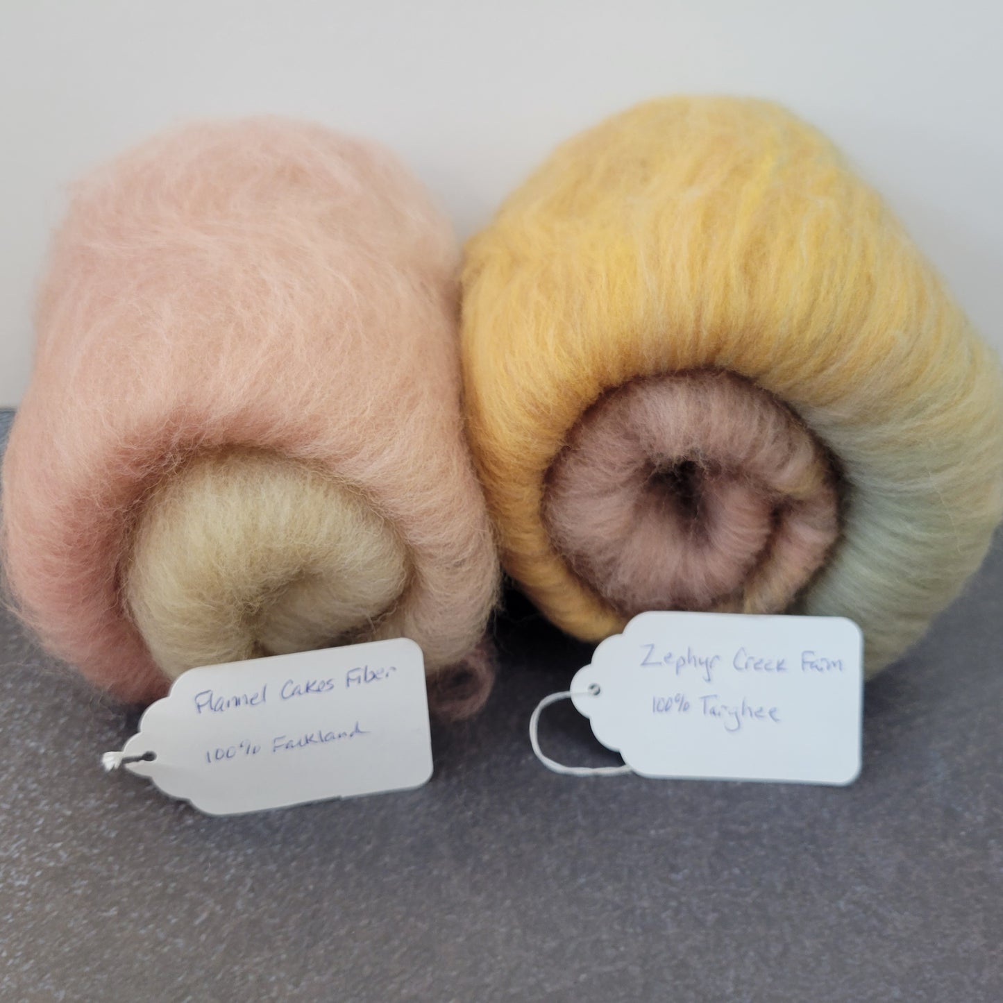 C09 - Breed Comparison Pack: Falkland & Targhee (Mini Batts)