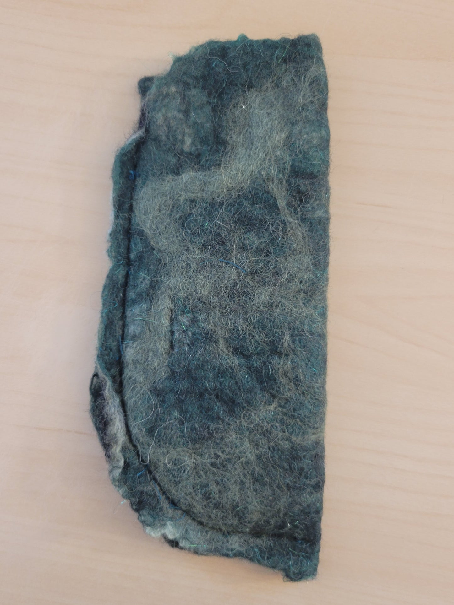 E03 - Eyeglass Case - Green with White Sheep