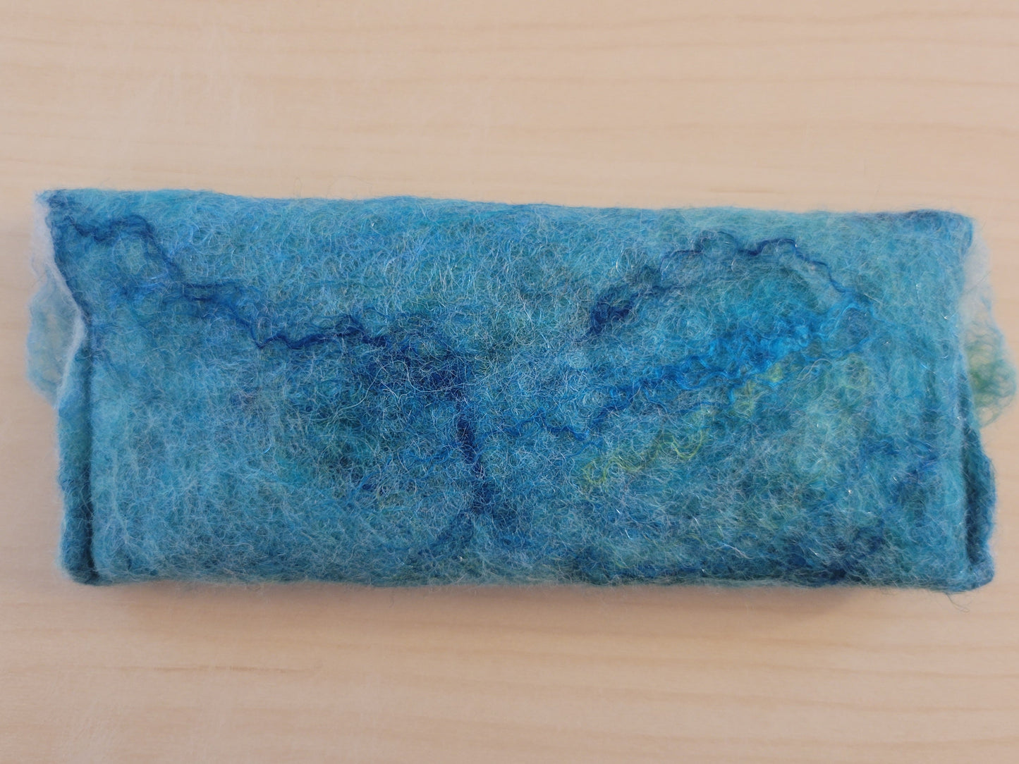 E04 - Eyeglass Case - Blue with White Sheep (Snap Closure)